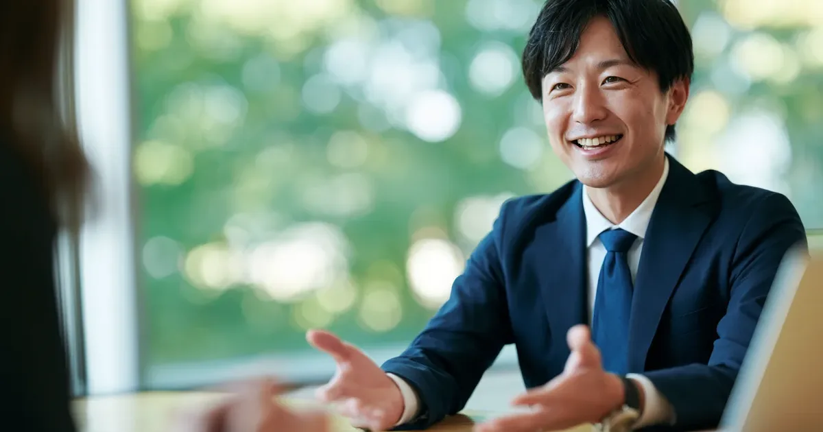 面談で話す担当者